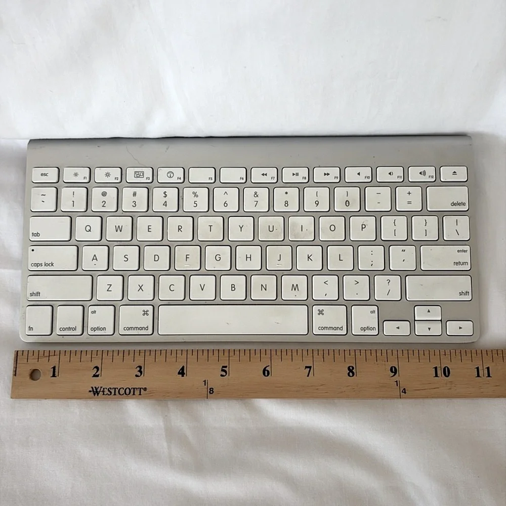 Apple Wireless Magic Keyboard Bluetooth Silver White Computer Accessory
